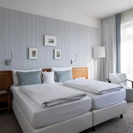 Hotel Romantik Klostergut Jakobsberg 4*