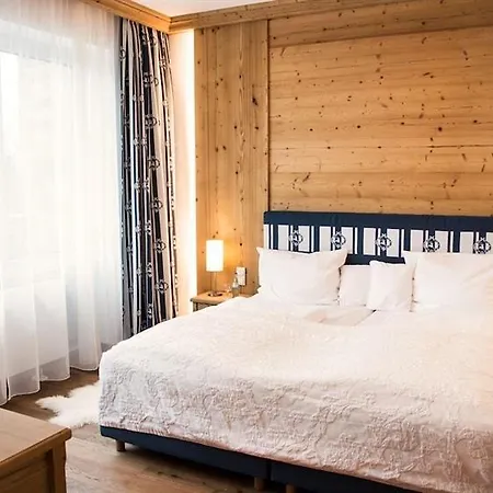 Отель Romantik Klostergut Jakobsberg 4*
